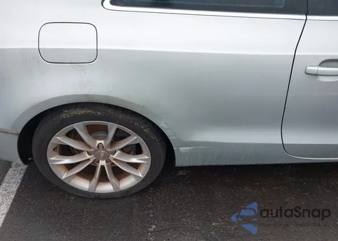 2013 Audi A5 2.0T Premium z USA, uszkodzony, nr VIN WAULFAFR1DA000948